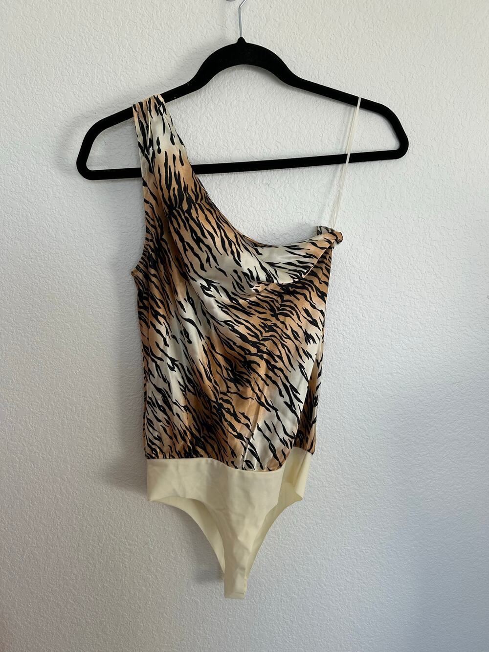 Cami NYC Darby One Shoulder Tiger Print Bodysuit - XXS